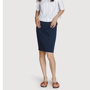 Mainstay Stretch Skirt Navy Size 2 Kit and Ace